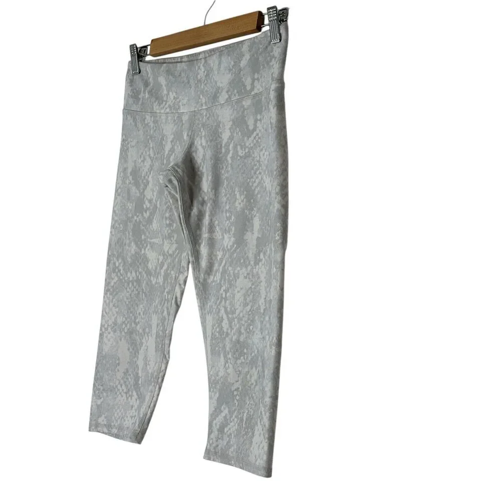 Alo Yoga Leggings Women XS White Python Snake Print‎ Crop Athleisure Workout Gym